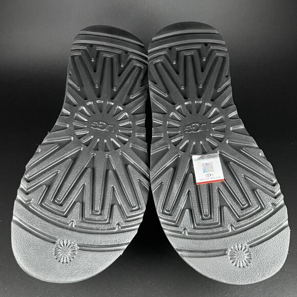 UGG Goldencoast Multistrap Men’s Size 9 Black Suede Casual Slip On Sandals NEW - Picture 4 of 8